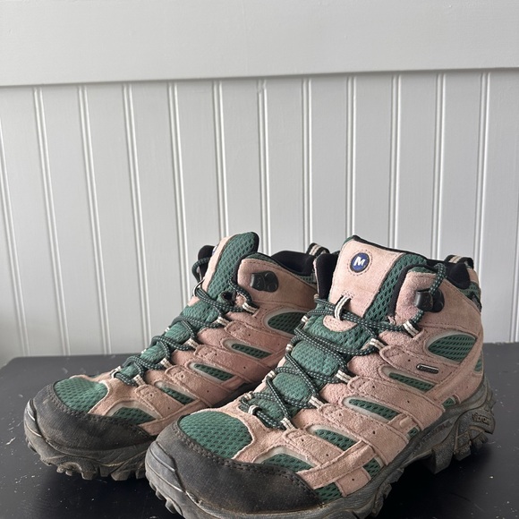 Merrell x Outdoor Voices Moab 2 Mid Hiking Boot - Womens - 8 - Picture 3 of 10